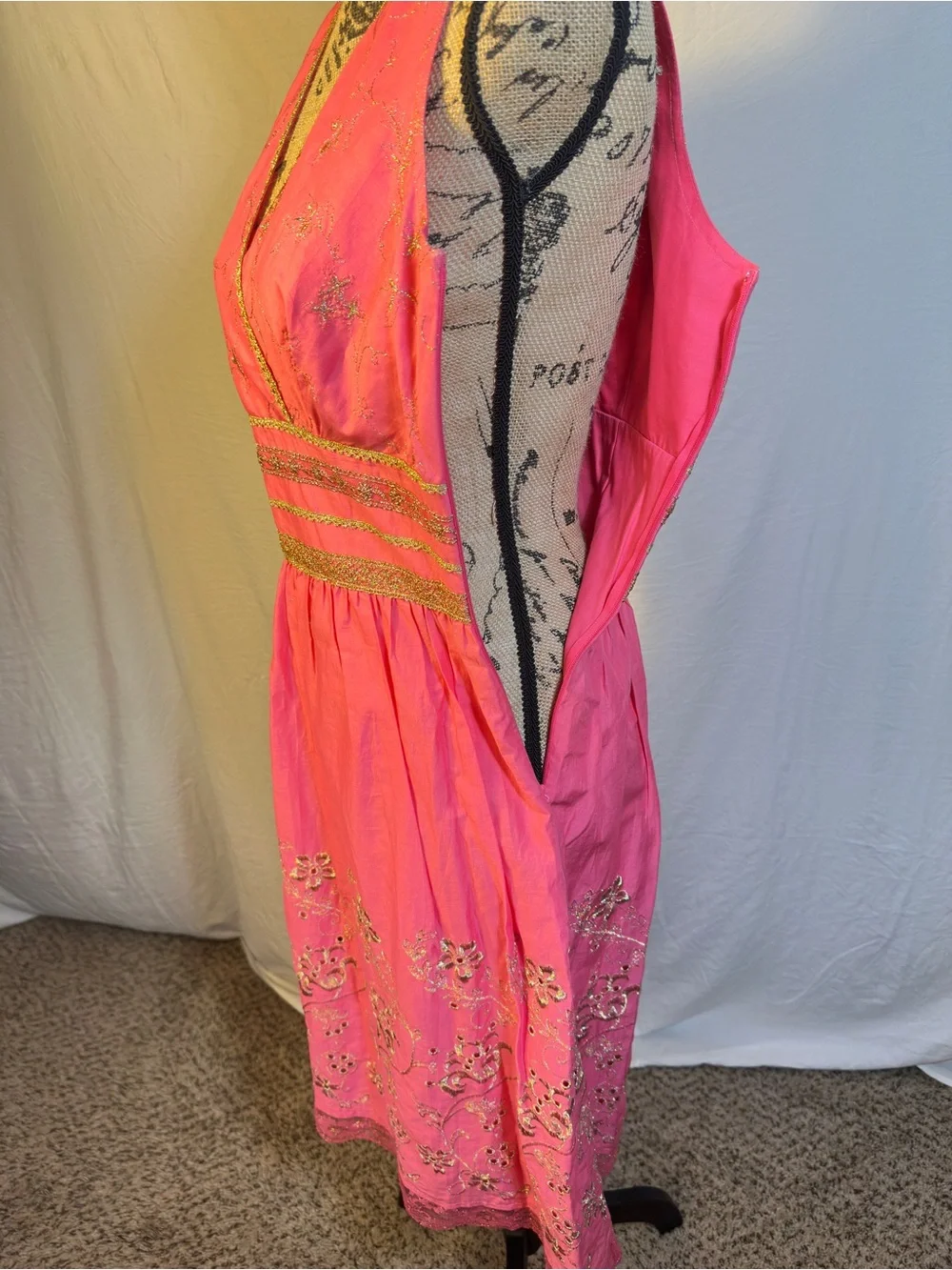 Express Pink Gold Embroidered Cotton Boho Cottagecore Romantic V-Neck Dress Sz 8